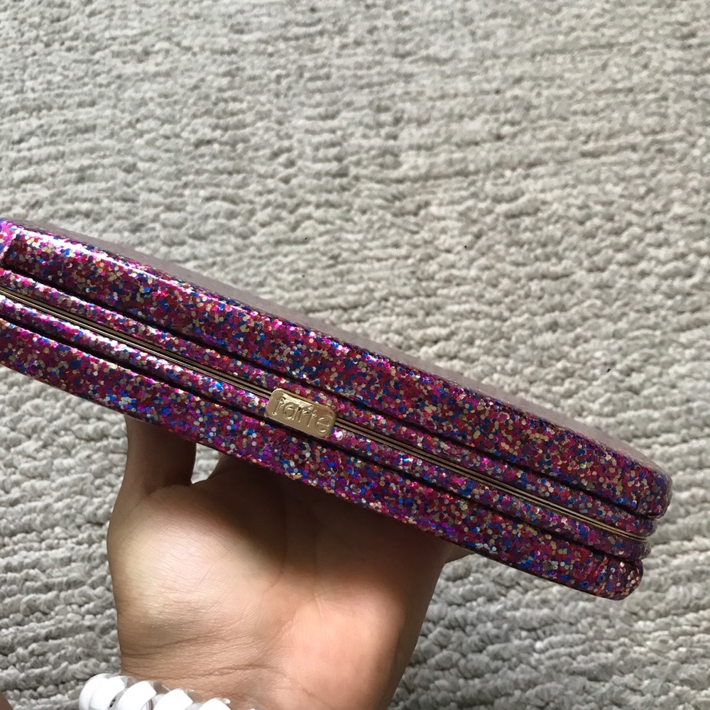 Tarte brush box